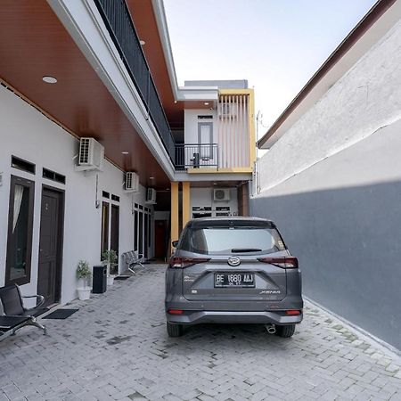 Hotel Reddoorz @ Jalan Urip Sumoharjo Lampung à Bandar Lampung Extérieur photo
